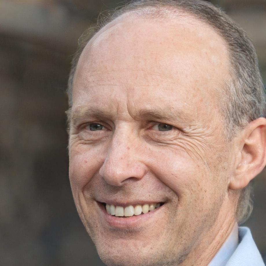 Callum Bridger, Director of Financial Education at vorenaxilqua